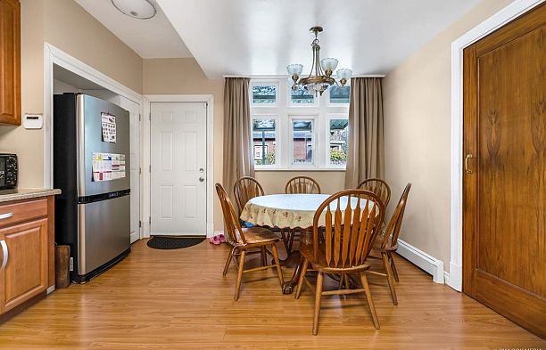 1603 W 49th Avenue South Granville