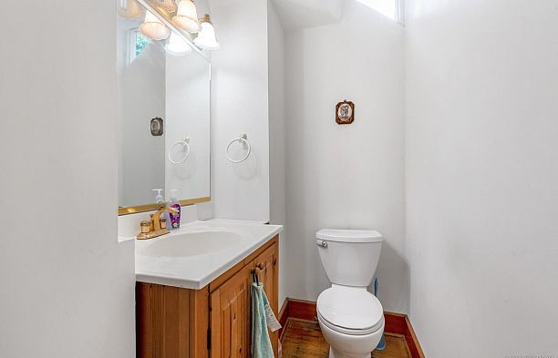 1603 W 49th Avenue South Granville