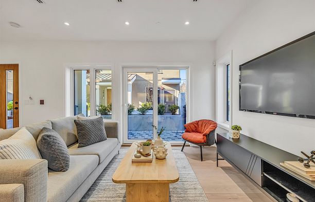 1008 W 52nd Avenue South Granville