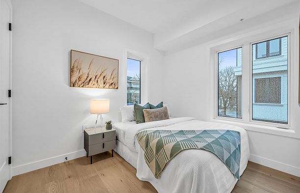 1016 W 52nd Avenue South Granville