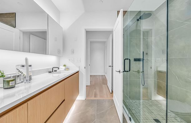 1016 W 52nd Avenue South Granville
