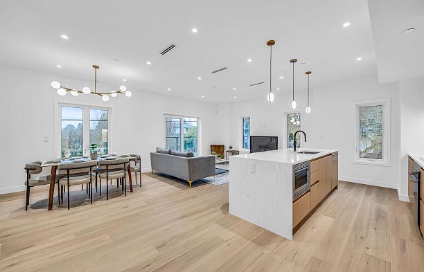 1016 W 52nd Avenue South Granville