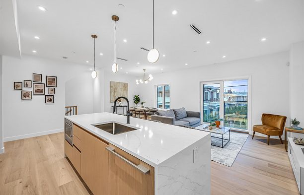 1016 W 52nd Avenue South Granville