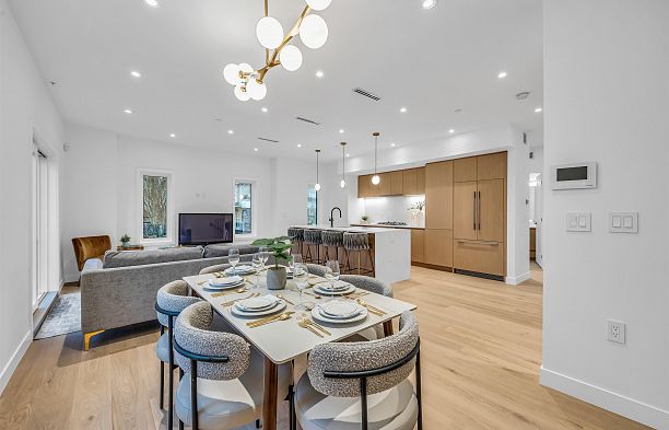 1016 W 52nd Avenue South Granville