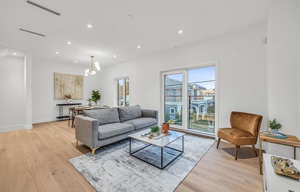 1016 W 52nd Avenue South Granville