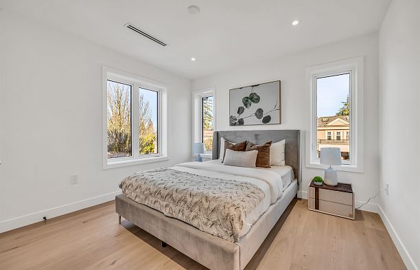 1008 W 52nd Avenue South Granville