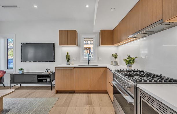1008 W 52nd Avenue South Granville