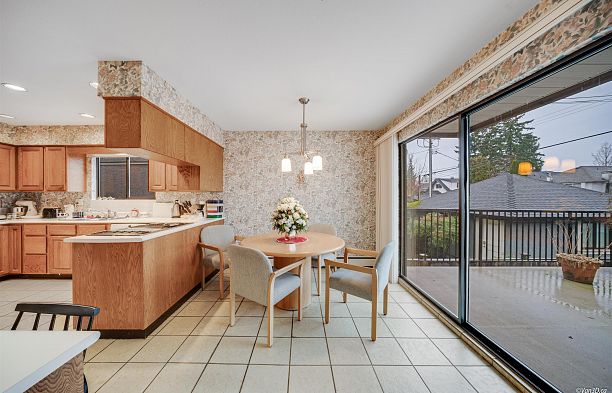 2755 Alamein Avenue Arbutus