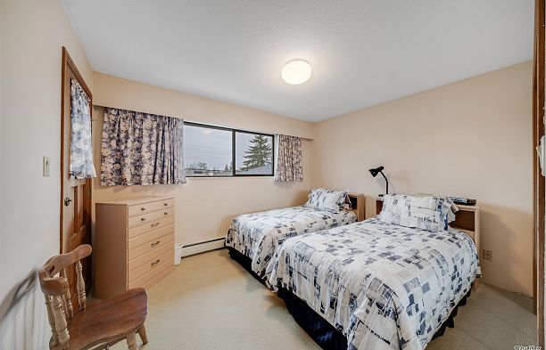 2755 Alamein Avenue Arbutus