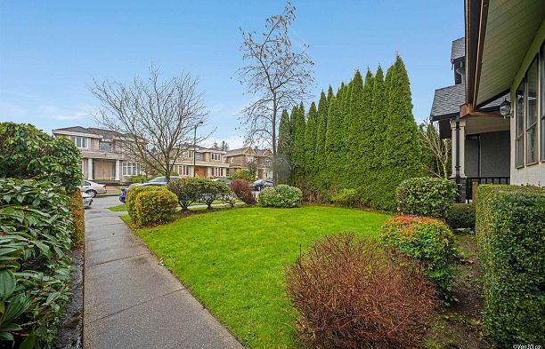 2755 Alamein Avenue Arbutus