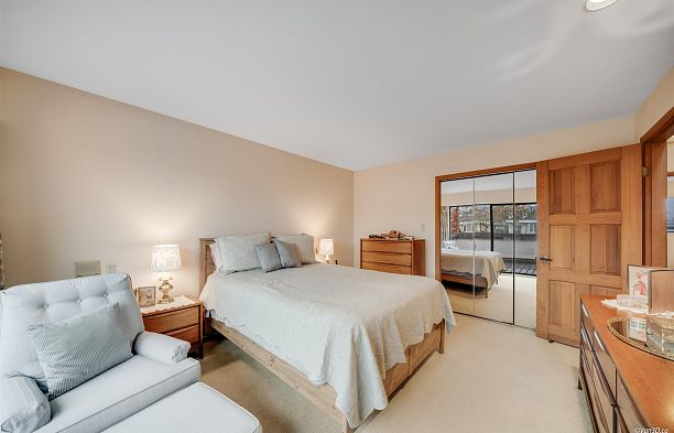 2755 Alamein Avenue Arbutus