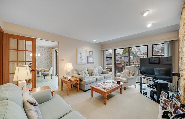 2755 Alamein Avenue Arbutus