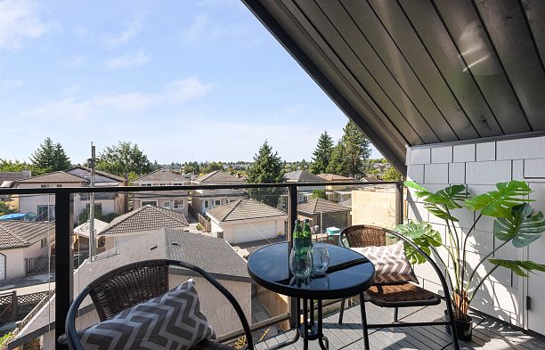 2 2750 W 19th Avenue Arbutus