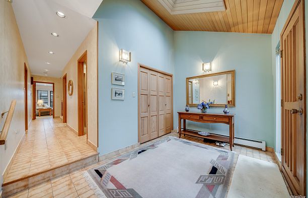 2755 Alamein Avenue Arbutus