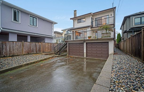 2755 Alamein Avenue Arbutus