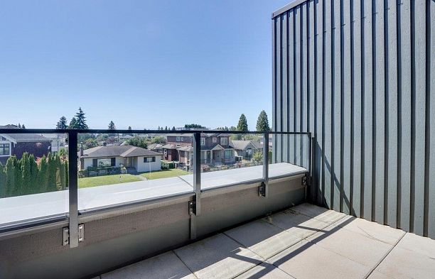 153 785 W 49th Avenue Oakridge VW