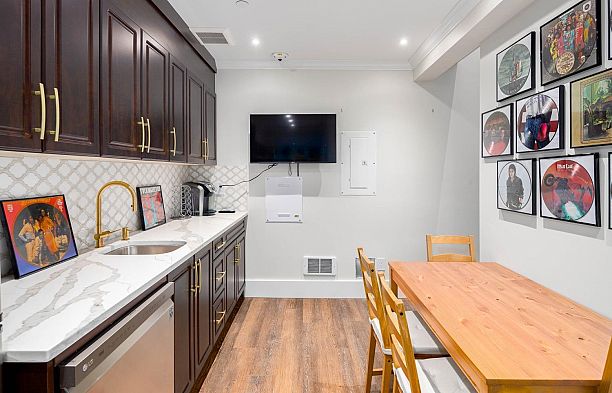 8483 Wiltshire Street S.W. Marine