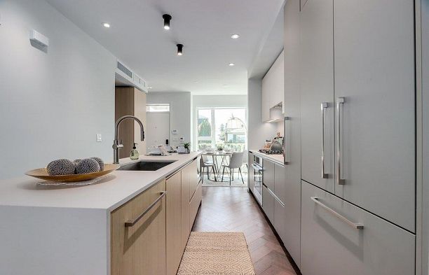 153 785 W 49th Avenue Oakridge VW