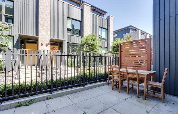 153 785 W 49th Avenue Oakridge VW
