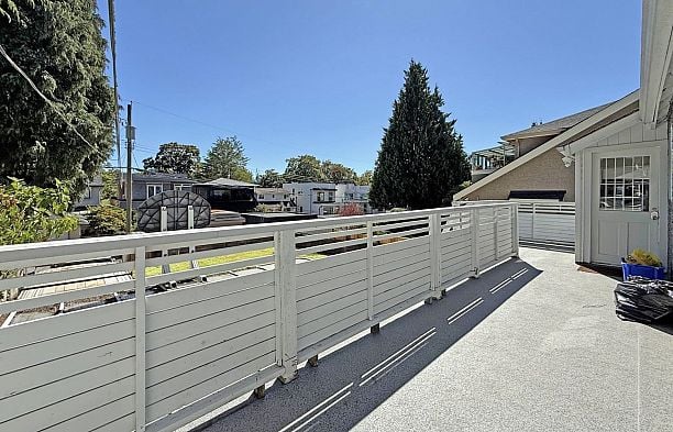 3072 W 28th Avenue MacKenzie Heights