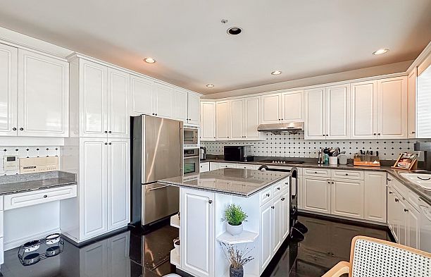 2137 W 20th Avenue Arbutus