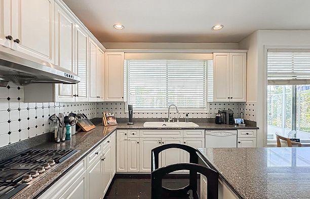 2137 W 20th Avenue Arbutus