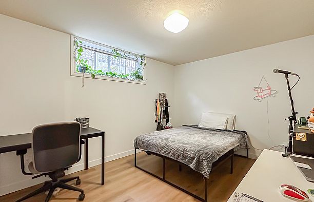 2137 W 20th Avenue Arbutus