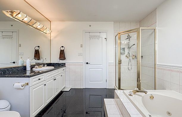 2137 W 20th Avenue Arbutus