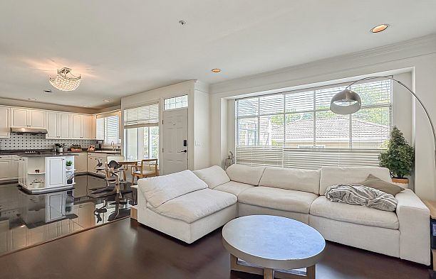 2137 W 20th Avenue Arbutus