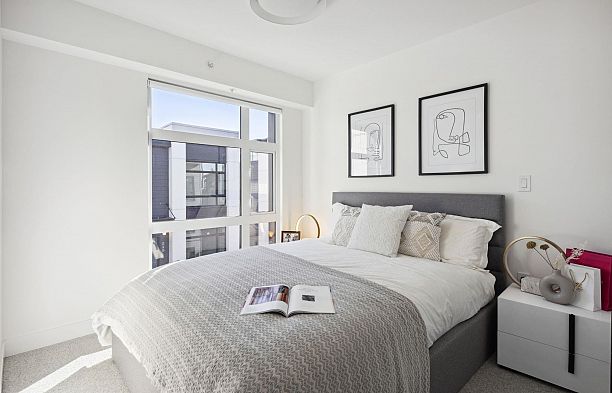 242 1014 W 47th Avenue South Granville