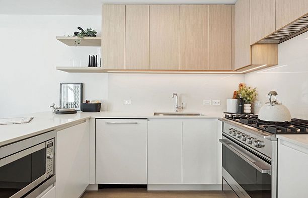 242 1014 W 47th Avenue South Granville