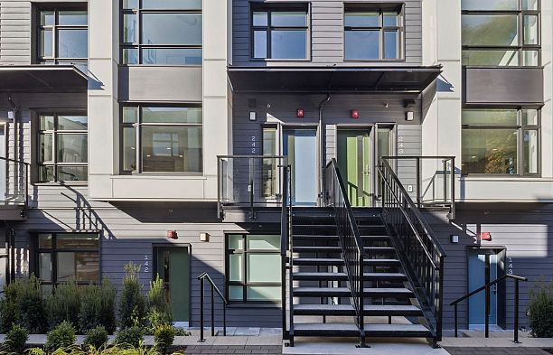 242 1014 W 47th Avenue South Granville