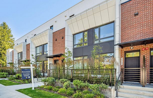 6268 Oak Street Oakridge VW