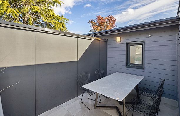 242 1014 W 47th Avenue South Granville