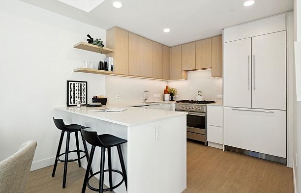 242 1014 W 47th Avenue South Granville