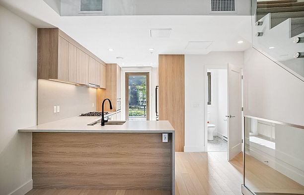 6268 Oak Street Oakridge VW