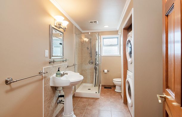 2929 W 24th Avenue Arbutus
