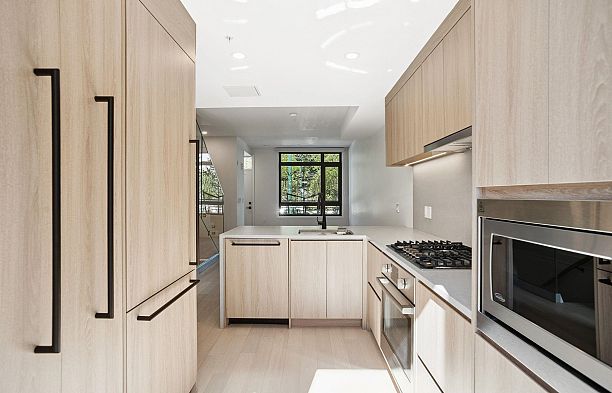 6268 Oak Street Oakridge VW