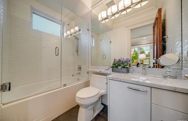 1332 W 47th Avenue South Granville