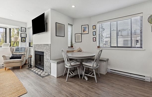 20 3437 W 4th Avenue Kitsilano