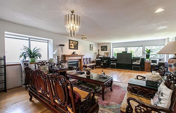 3662 W 49th Avenue Southlands