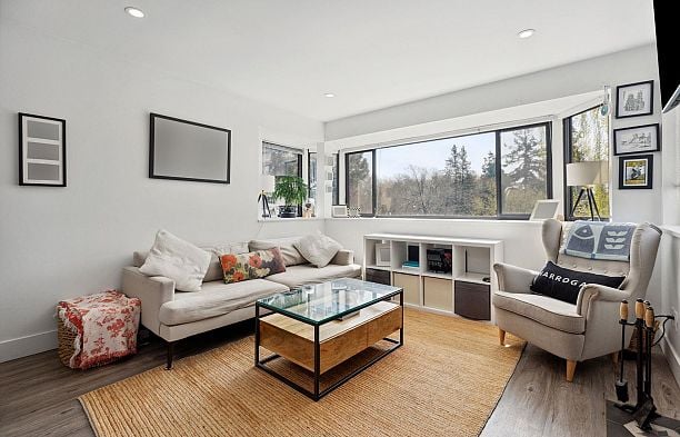 20 3437 W 4th Avenue Kitsilano
