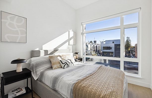 213 1008 W 47th Avenue South Granville