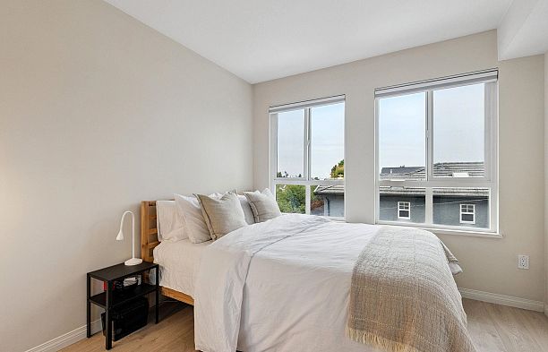 302 1503 W 66 Avenue S.W. Marine