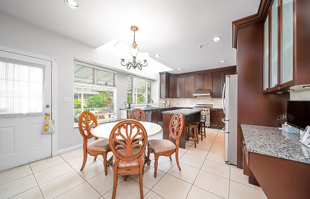 2407 W 18th Avenue Arbutus