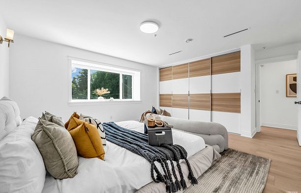 1748 W 68th Avenue S.W. Marine