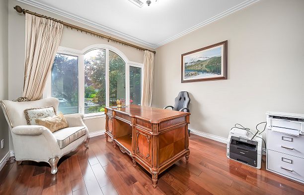 2407 W 18th Avenue Arbutus