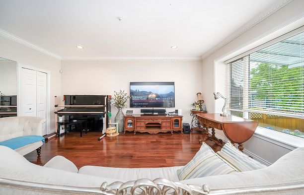 2407 W 18th Avenue Arbutus