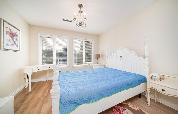 2407 W 18th Avenue Arbutus
