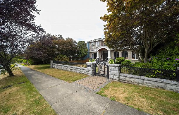2407 W 18th Avenue Arbutus